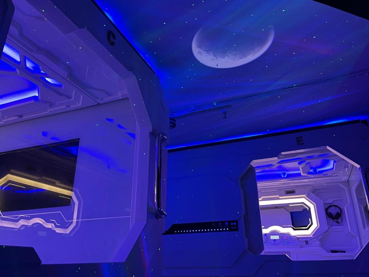 Bmax Spacepods Sleep In Space - 4Mins From Mactan Airport Lapu-Lapu City Eksteriør billede