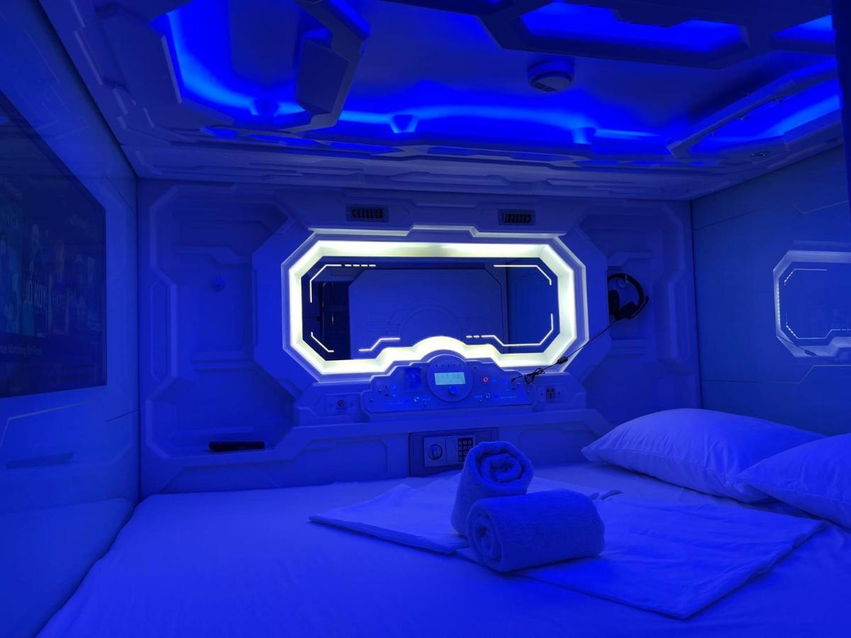 Bmax Spacepods Sleep In Space - 4Mins From Mactan Airport Lapu-Lapu City Eksteriør billede