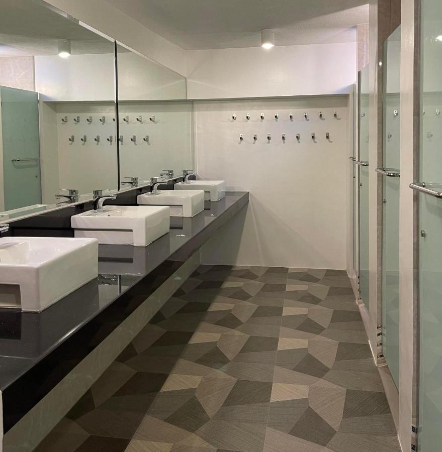 Bmax Spacepods Sleep In Space - 4Mins From Mactan Airport Lapu-Lapu City Eksteriør billede