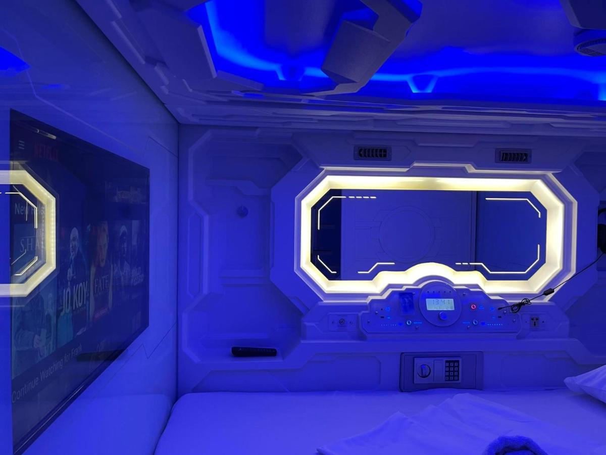 Bmax Spacepods Sleep In Space - 4Mins From Mactan Airport Lapu-Lapu City Eksteriør billede