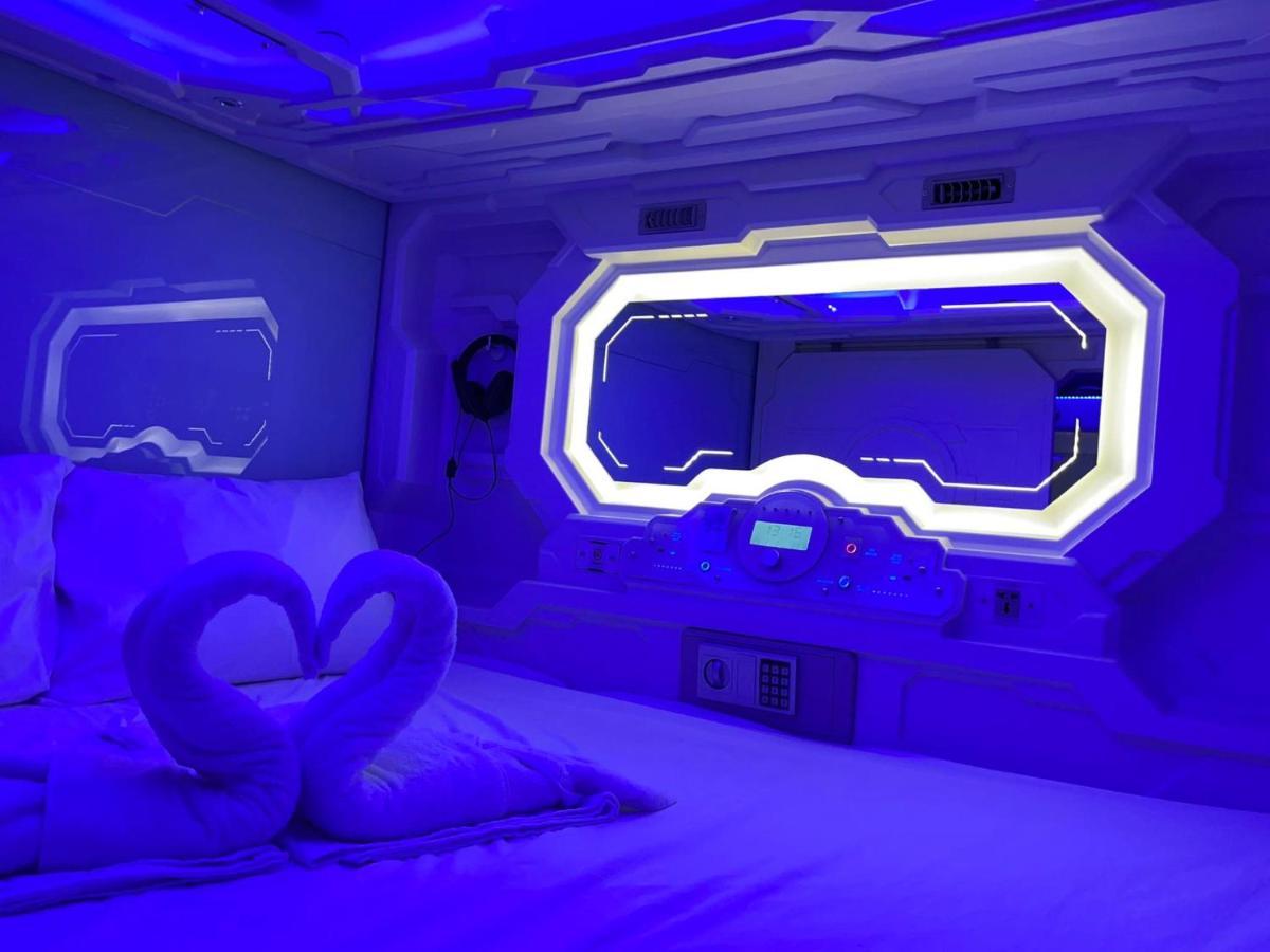 Bmax Spacepods Sleep In Space - 4Mins From Mactan Airport Lapu-Lapu City Eksteriør billede