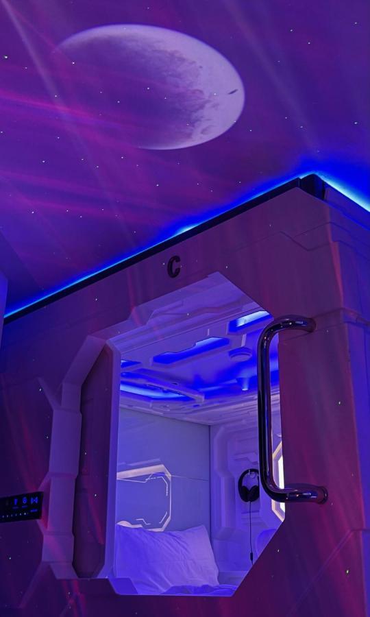 Bmax Spacepods Sleep In Space - 4Mins From Mactan Airport Lapu-Lapu City Eksteriør billede
